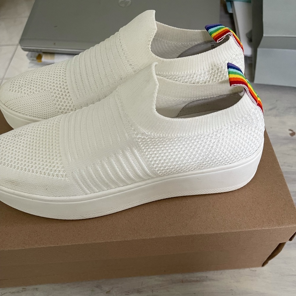 COPY - STEVE MADDEN BEALE WHITE SIZE 6 woman Shoes. Never worn with out tags.